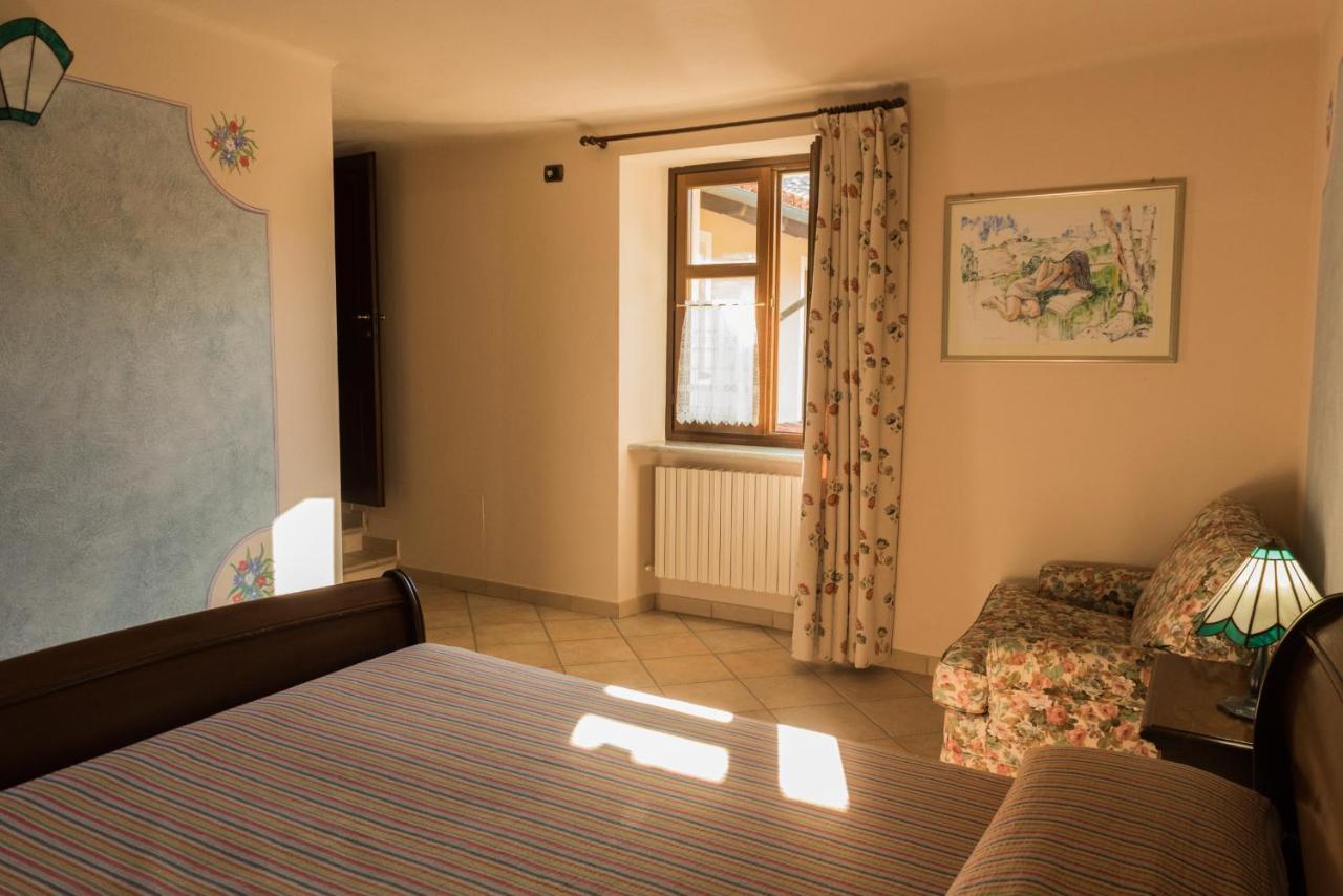 Cadgal - Tenuta Valdivilla Santo Stefano Belbo Buitenkant foto