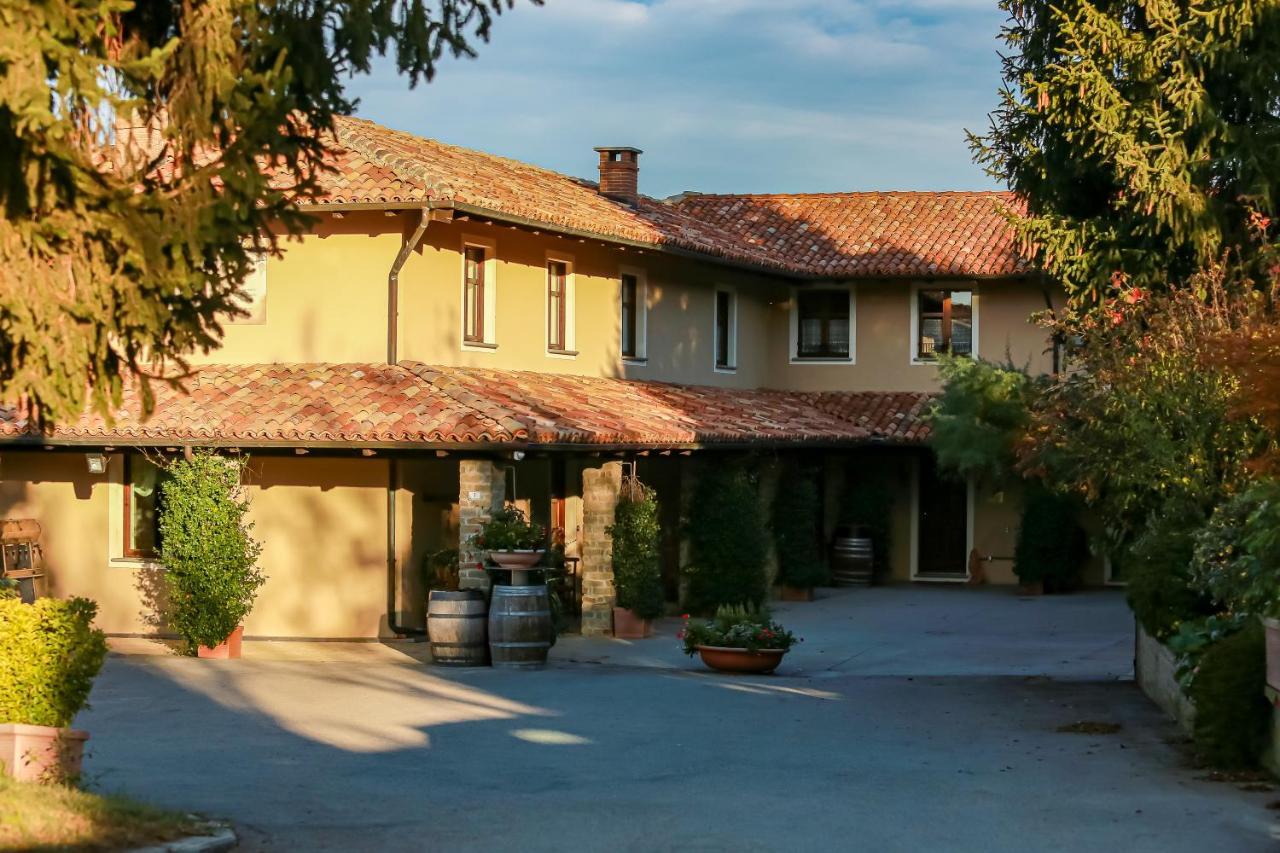 Cadgal - Tenuta Valdivilla Santo Stefano Belbo Buitenkant foto