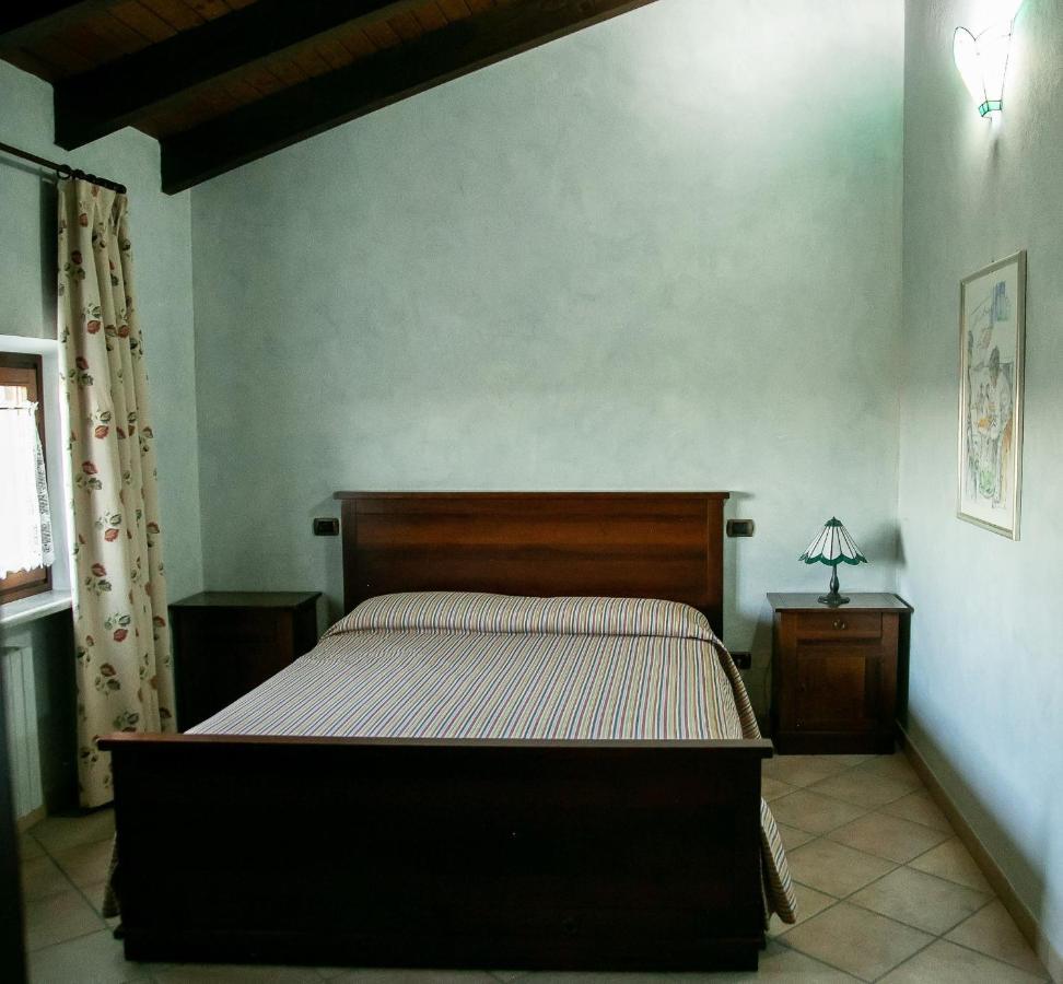 Cadgal - Tenuta Valdivilla Santo Stefano Belbo Buitenkant foto