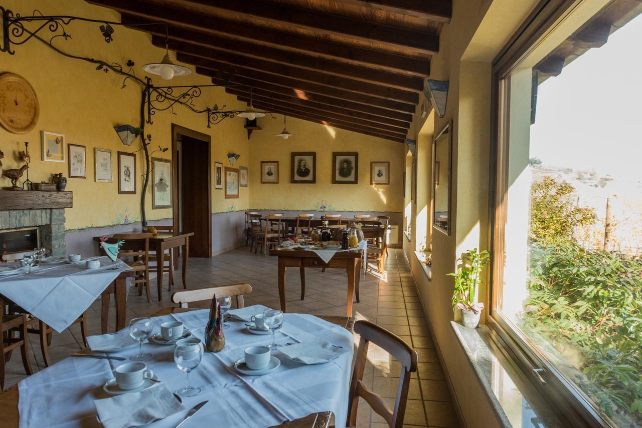 Cadgal - Tenuta Valdivilla Santo Stefano Belbo Buitenkant foto
